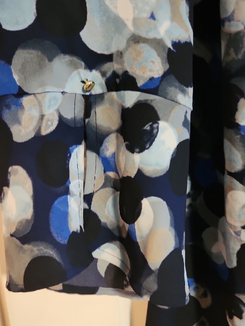 Roz & Ali Navy and Light Blue Pleated Front Blouse - Picture 3 of 3